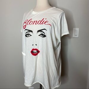 NEW TORRID BLONDIE LIPS CREW TEE - PLus  SIZE 3x